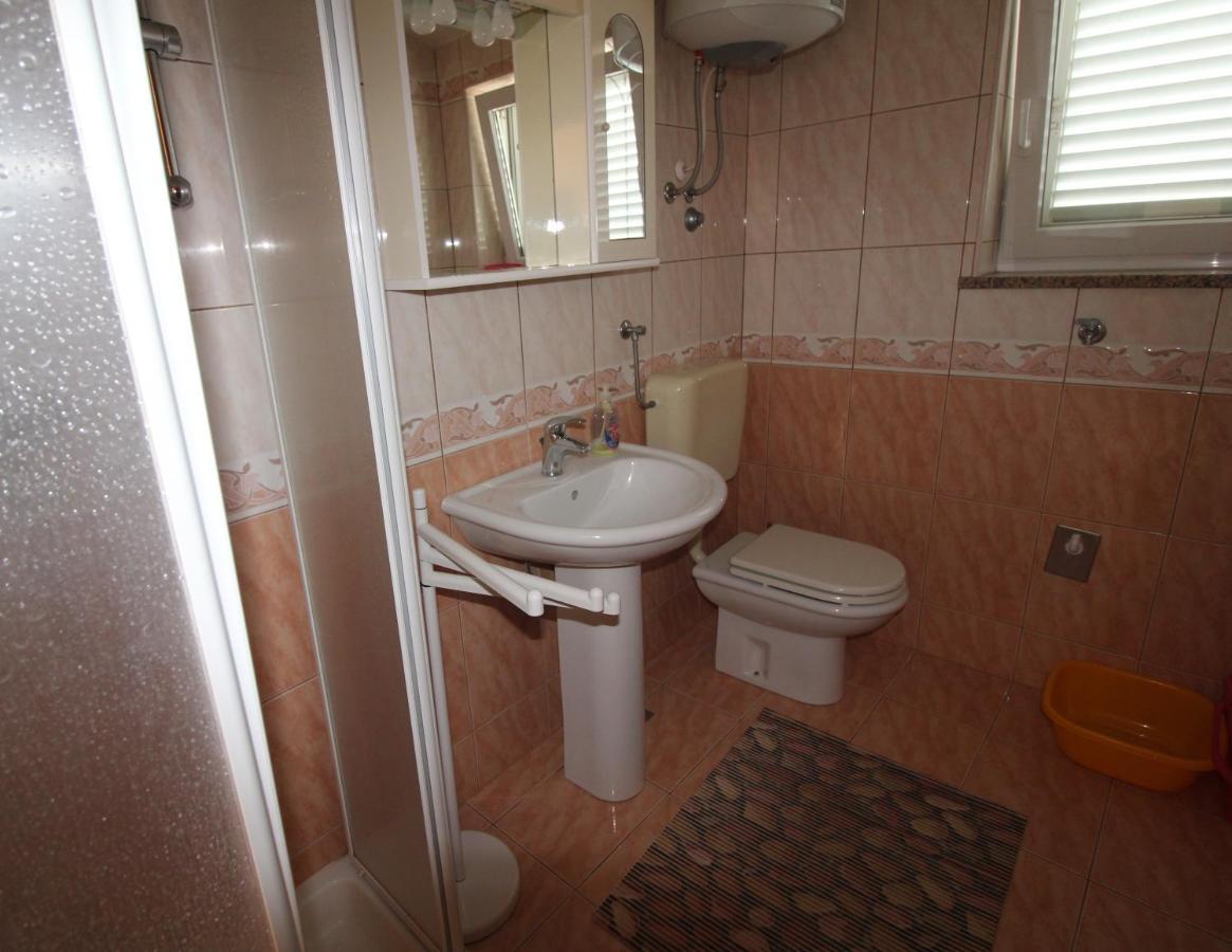 Studio Apartment Aniko Premantura Eksteriør billede