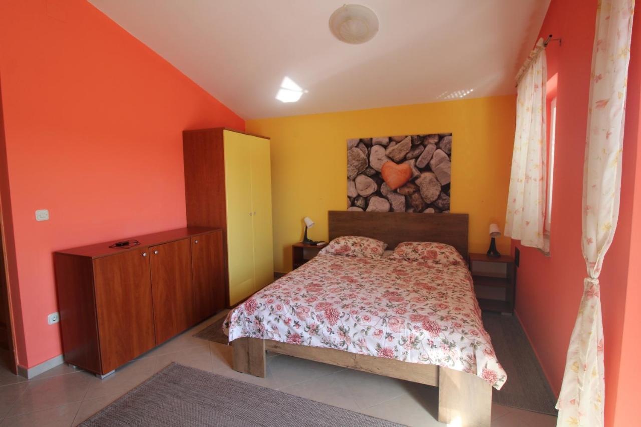 Studio Apartment Aniko Premantura Eksteriør billede